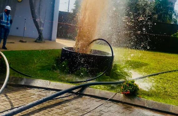 Nettoyage d’un forage au Cameroun