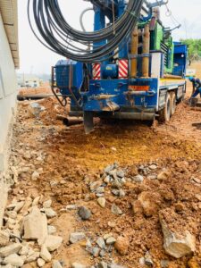Foreuse à marteau fond de trou pour forage d'eau